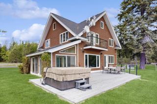 Lakeview Home with new hot tub - Sleeps 10 - Sandpoint - 0