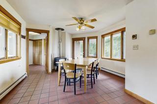 Lakeview Home with new hot tub - Sleeps 10 - Sandpoint - 4