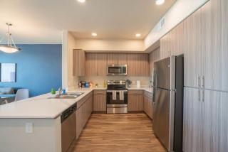 Elegant 1BD - Balcony, Pool, Gym, W-D - Sleeps 4 - Tempe - 7