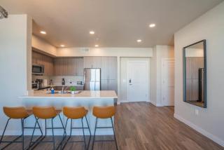 Elegant 1BD - Balcony, Pool, Gym, W-D - Sleeps 4 - Tempe - 4