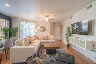 Luxurious 3BD - Gym, W-D, Parking - Sleeps 8 - Tempe - 3