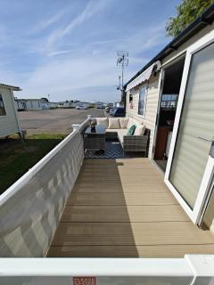 8 Berth Family Caravan with private terrace - Saint Osyth - 6