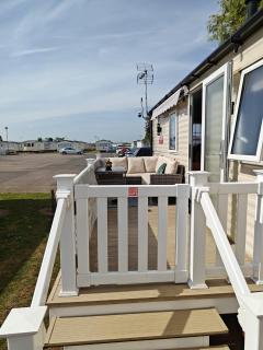 8 Berth Family Caravan with private terrace - Saint Osyth - 7