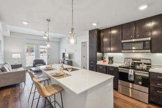 Resort Style - minutes from hospital - Pool, Gym, Free Wi-fi - Marble Falls - 7