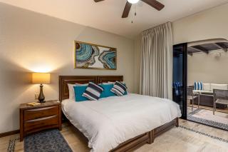 Amazing Condo Overlooking Cabo Marina Pool Access - Cabo San Lucas - 4