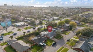 Pelicans Roost Water Park Less than 1 Mile Away - 9