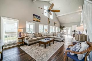 Pirates Beach Coastal Charm at Sandy Paws - Galveston - 7