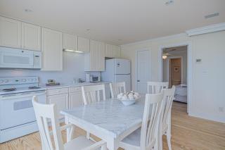 Original Margaritaville Beachfront Paradise Found. - 7