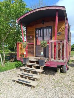 La roulotte - Saint-Christophe-en-Boucherie - 0