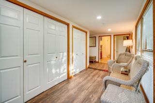 Pet-Friendly Little Egg Harbor Home with Fenced Yard - Little Egg Harbor Township - 3