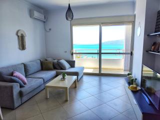 Seaview apartment! Public Parking near the app! - 8
