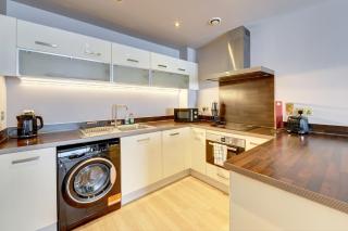 Stylish Apartment in Town Centre with Secure Parking, Self-Check-In, Fast Wifi and Smart TV by Yoko Property - Northampton - 5
