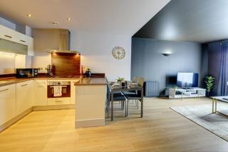 Stylish Apartment in Town Centre with Secure Parking, Self-Check-In, Fast Wifi and Smart TV by Yoko Property - Northampton - 6
