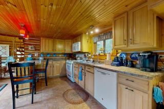 Authentic Maine Log Cabin - Greenville - 4