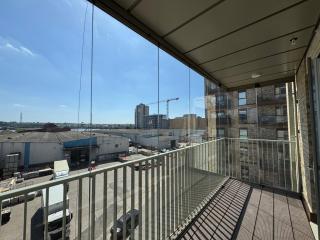 Riverview 2Bedroom 2Bathoom Airport Apartment - Londra - 5