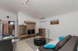 Apartments Vlatka with Jacuzzi - Ražanac - 7