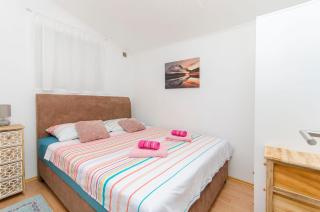 Apartments Vlatka with Jacuzzi - Ražanac - 3