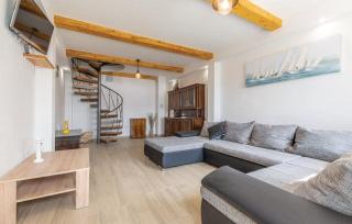 House Summer dream with jacuzzi - Stanići - 6