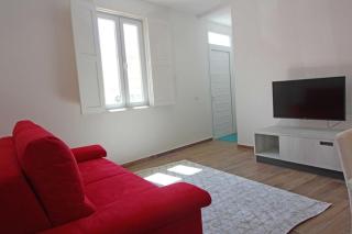 Charming One Bedroom Maisonette - - 9