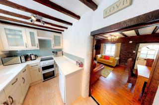 Cosy North Devon Thatched Cottage near beaches - 2