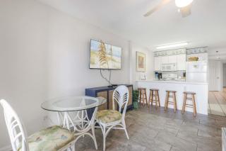 Tradewinds 602- Beachfront heated indoor pool - 5