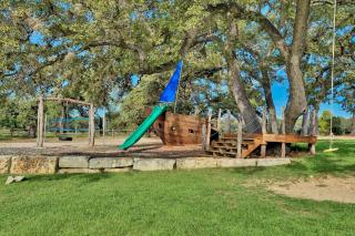 Peaceful Lake Travis Getaway - 3BR Firepit BBQ - Edgewater Beach - 3