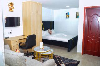 Dee's Authentic Place - Nairobi - 2