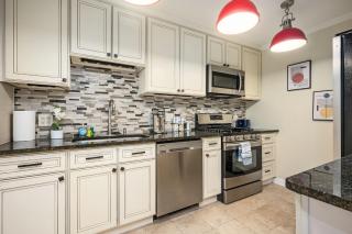 City View Newly Renovated 3 Beds with Free Parking LM - 9