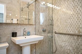 City View Newly Renovated 3 Beds with Free Parking LM - 1