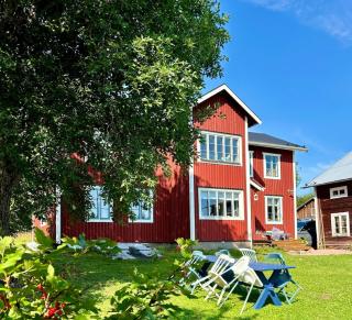 Family-friendly countryside house close to lake - - 0