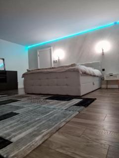 Rokebea Luxury Vila - Văleni - 6