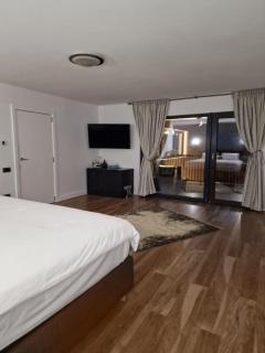 Rokebea Luxury Vila - Văleni - 2