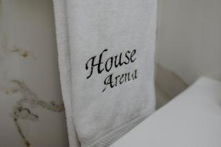 House Paradise- House Arena - 0