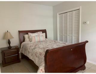 Cottage by the beach! - Clearwater Beach - 3