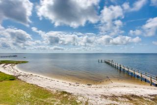 Beachfront Cottage with Dock on Florida Gulf Coast - - 4