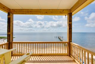 Florida Gulf Coast Getaway with Dock and Beach Views - - 0