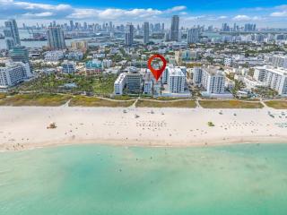 South of Fifth Oceanfront condo with Beach Perks! - 9