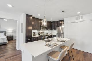 Resort Style - minutes from hospital - Pool, Gym, Free Wi-fi - Marble Falls - 5