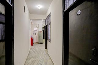 SPOT ON Raj Hotel Vip Near Worlds Of Wonder - Kalkaji Devi - 7