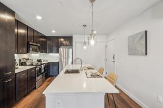 Resort Style - minutes from hospital - Pool, Gym, Free Wi-fi - Marble Falls - 2