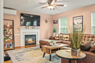 Lakeview Retreat w Kayaks Game Room Firepits Gated Community w Lake Beach Access - East Stroudsburg - 6