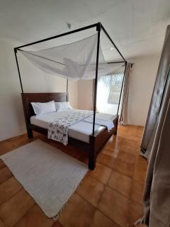 Holm's Home - Mombaça - 1