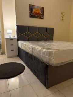 WELL FURNISHED ROOM sharing bathroom ONLY for COUPLE & FEMALE NEAR CORNICHE - 1