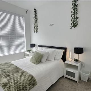 Private Room and Washroom - Shared House - Surrey - 6