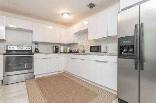 Charming 3BR Getaway - Central Miami Location - Miami - 6