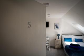 Beckbury House close to the City, 7 mins from QE and Royal Othopedic Hospital, Bham University - Birmingham - 0