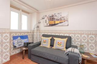 Príncipe Real Charming 1BR,BA Private Courtyard - Lisbon - 3