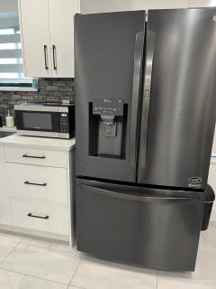 Bird Nest Suites - Surrey - 1