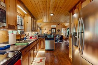 4 Cabins - Reindeer Ranch at Round Top - Carmine - 2