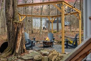 Poconos Getaway w Firepit Lake Access Near Jack Frost Big Boulder Ski - Pocono Lake - 0